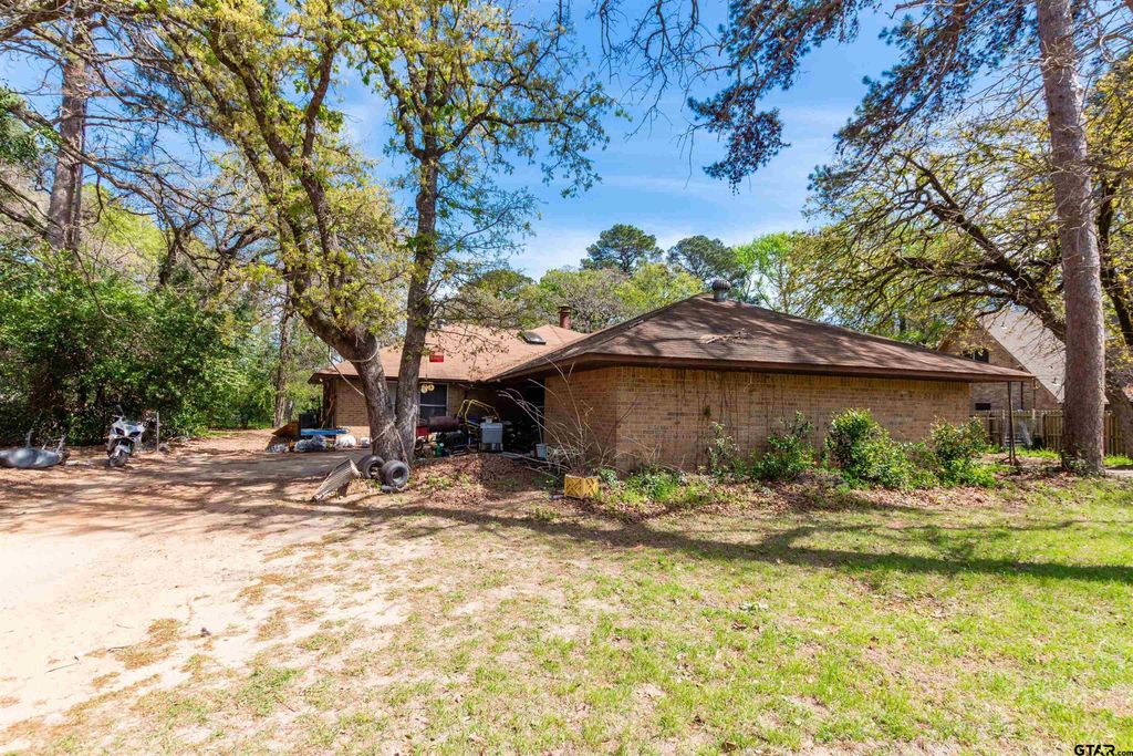 22851 Lakeside Dr, Flint, TX 75762