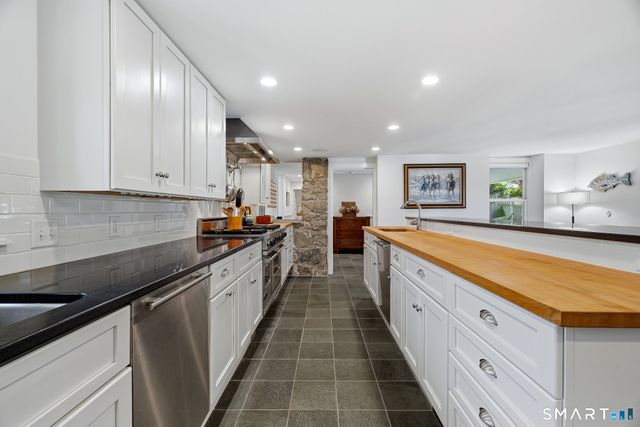 1335 Pequot Trail, Stonington, CT 06378
