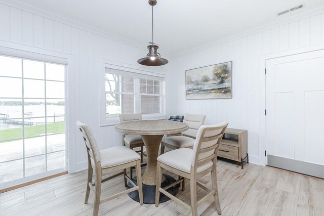 7433 N Tichigan ROAD, Waterford, WI 53185