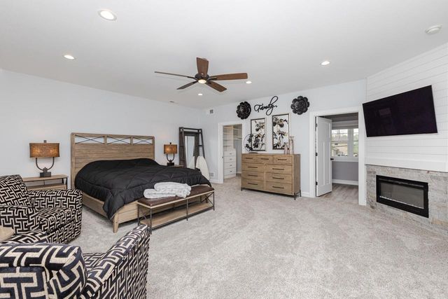 7433 N Tichigan ROAD, Waterford, WI 53185