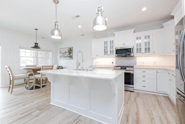 7433 N Tichigan ROAD, Waterford, WI 53185