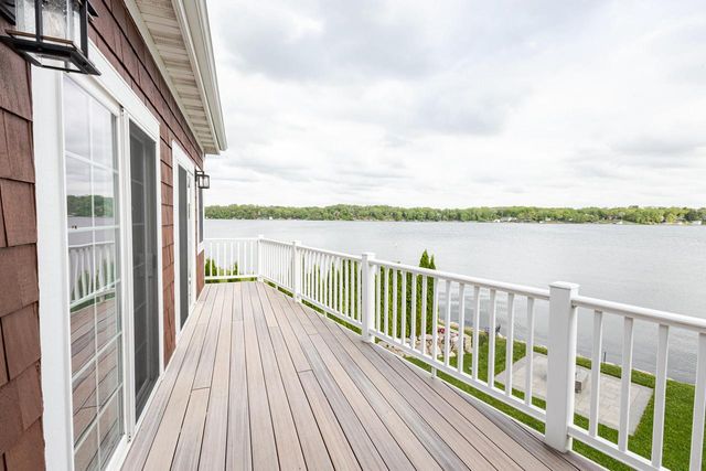 7433 N Tichigan ROAD, Waterford, WI 53185