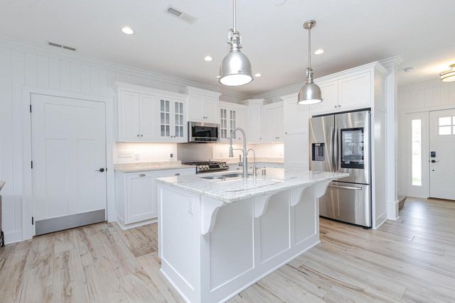 7433 N Tichigan ROAD, Waterford, WI 53185