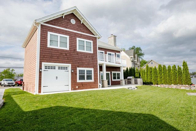 7433 N Tichigan ROAD, Waterford, WI 53185