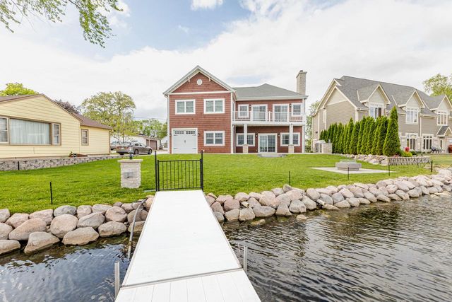 7433 N Tichigan ROAD, Waterford, WI 53185