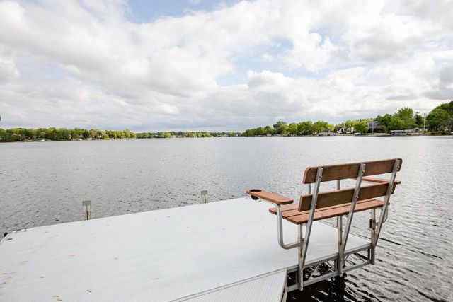 7433 N Tichigan ROAD, Waterford, WI 53185