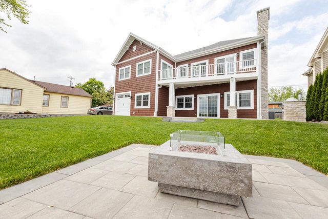 7433 N Tichigan ROAD, Waterford, WI 53185