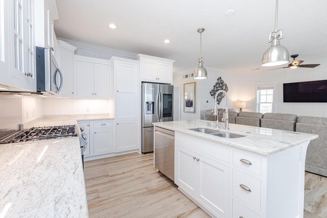 7433 N Tichigan ROAD, Waterford, WI 53185