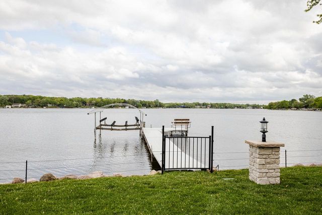 7433 N Tichigan ROAD, Waterford, WI 53185