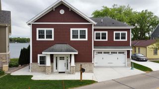 7433 N Tichigan ROAD, Waterford, WI 53185