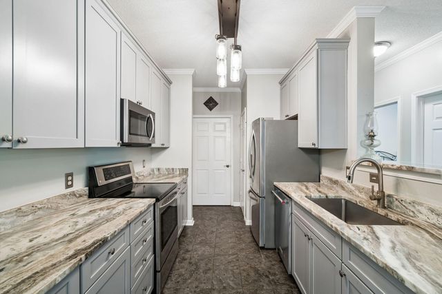 45 Sycamore Avenue 318, Charleston, SC 29407