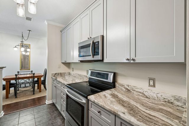 45 Sycamore Avenue 318, Charleston, SC 29407