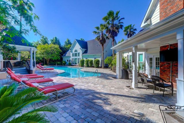 45 Sycamore Avenue 318, Charleston, SC 29407