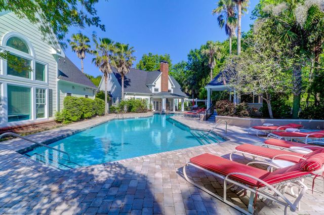 45 Sycamore Avenue 318, Charleston, SC 29407