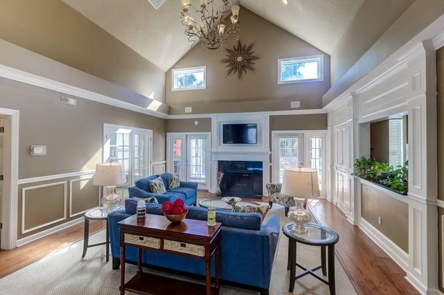 45 Sycamore Avenue 318, Charleston, SC 29407