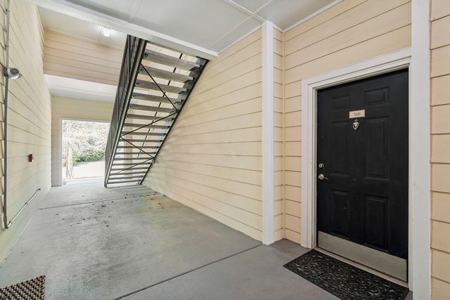 45 Sycamore Avenue 318, Charleston, SC 29407