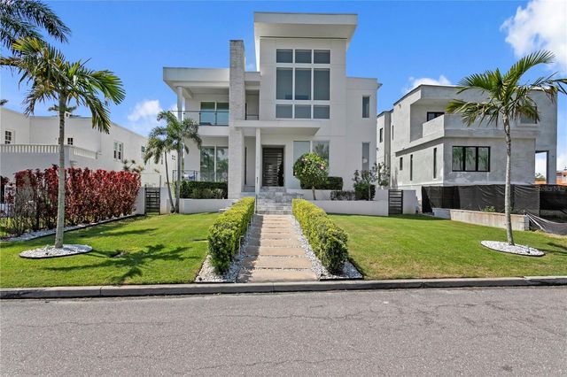 110 PALMERA BOULEVARD NE, St Petersburg, FL 33704
