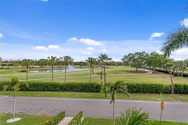 110 PALMERA BOULEVARD NE, St Petersburg, FL 33704