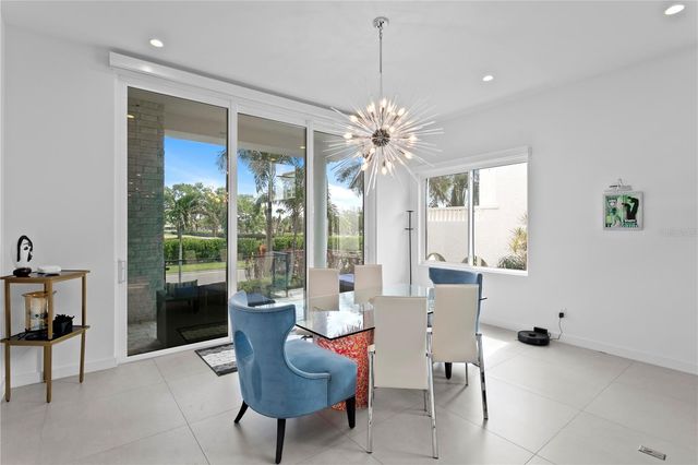 110 PALMERA BOULEVARD NE, St Petersburg, FL 33704
