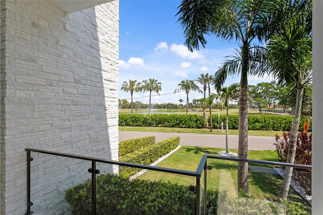 110 PALMERA BOULEVARD NE, St Petersburg, FL 33704
