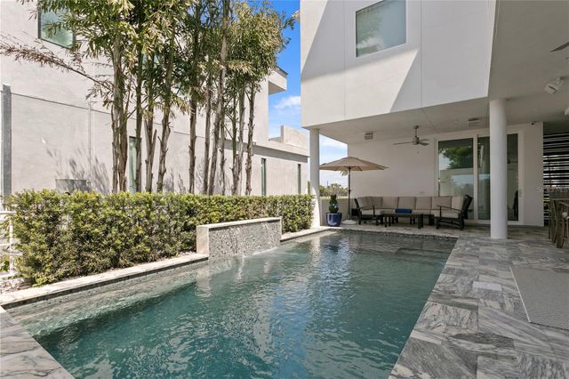 110 PALMERA BOULEVARD NE, St Petersburg, FL 33704