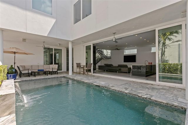 110 PALMERA BOULEVARD NE, St Petersburg, FL 33704