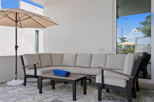 110 PALMERA BOULEVARD NE, St Petersburg, FL 33704