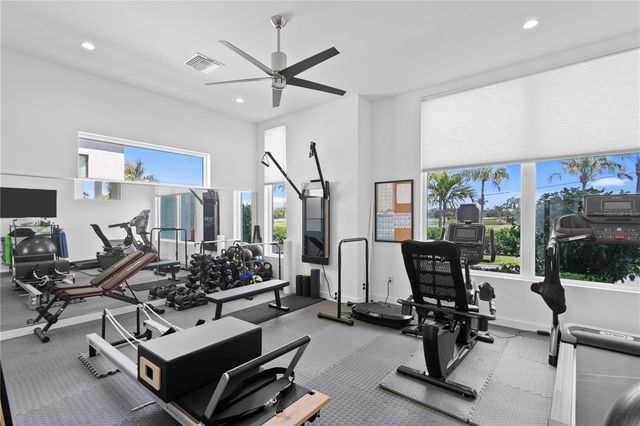 110 PALMERA BOULEVARD NE, St Petersburg, FL 33704