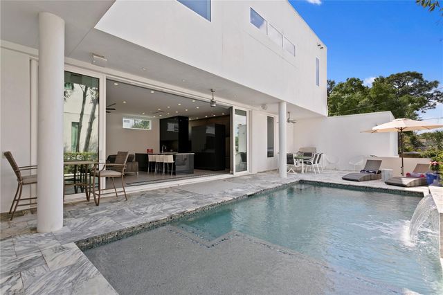 110 PALMERA BOULEVARD NE, St Petersburg, FL 33704