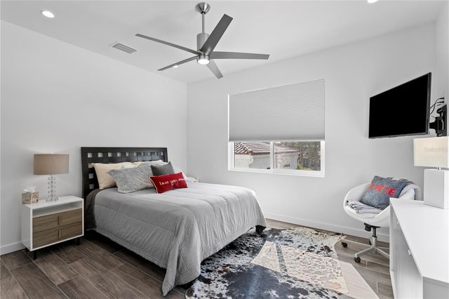 110 PALMERA BOULEVARD NE, St Petersburg, FL 33704