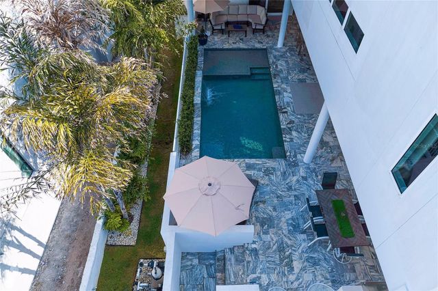 110 PALMERA BOULEVARD NE, St Petersburg, FL 33704