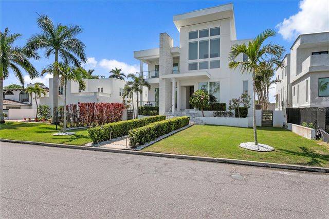 110 PALMERA BOULEVARD NE, St Petersburg, FL 33704