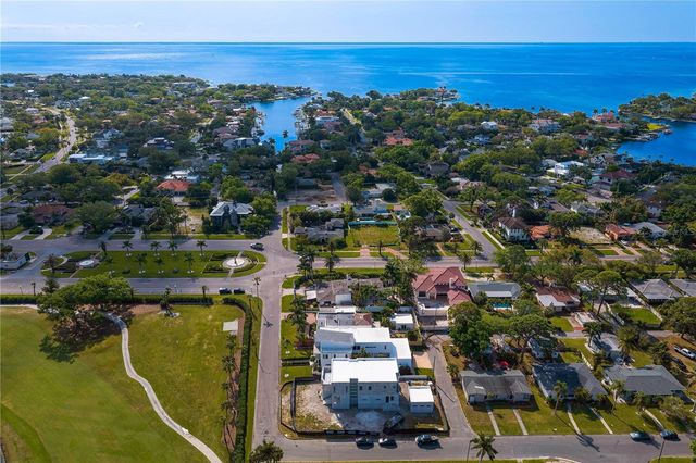 110 PALMERA BOULEVARD NE, St Petersburg, FL 33704
