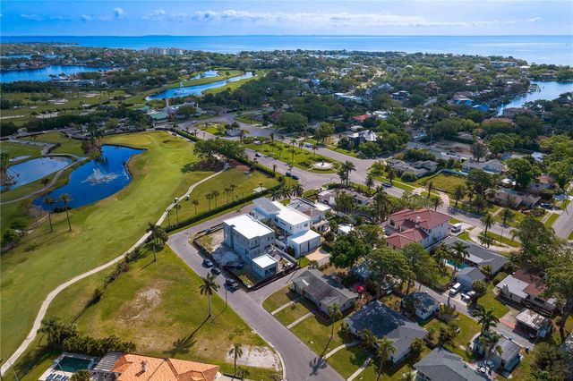 110 PALMERA BOULEVARD NE, St Petersburg, FL 33704
