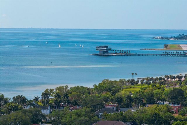 110 PALMERA BOULEVARD NE, St Petersburg, FL 33704