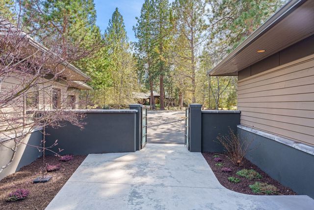 61440 Tam McArthur Loop, Bend, OR 97702