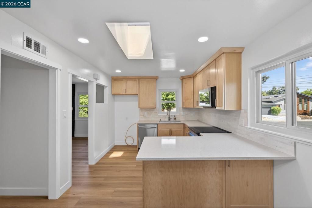 Image 15 of property listing at 4352 Cheltenham Ct, Concord, CA 94521