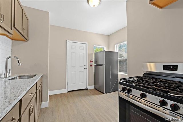 4810 Lenox Street, Detroit, MI 48215