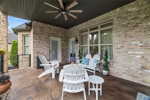 1479 Le Chesnay Drive, Centerton, AR 72719