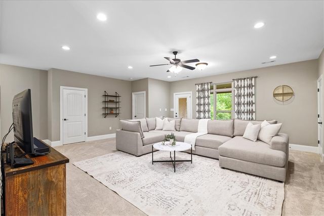1479 Le Chesnay Drive, Centerton, AR 72719