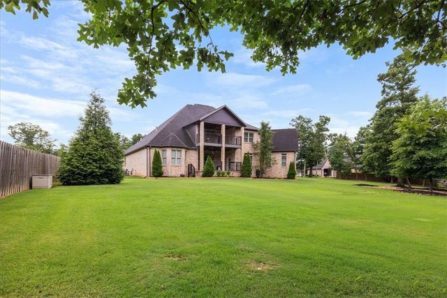 1479 Le Chesnay Drive, Centerton, AR 72719