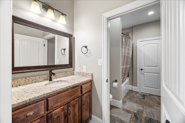 1479 Le Chesnay Drive, Centerton, AR 72719