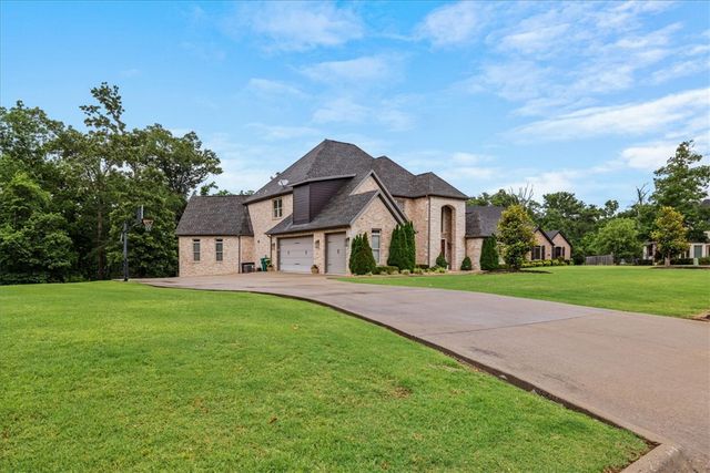 1479 Le Chesnay Drive, Centerton, AR 72719