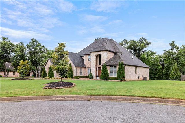 1479 Le Chesnay Drive, Centerton, AR 72719