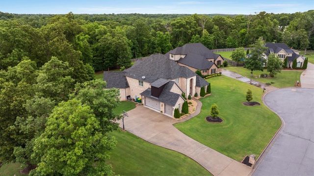 1479 Le Chesnay Drive, Centerton, AR 72719