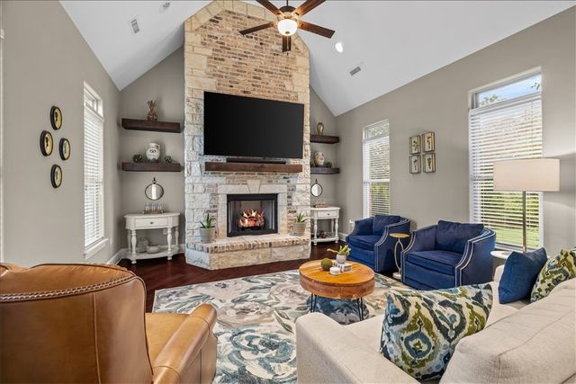 1479 Le Chesnay Drive, Centerton, AR 72719