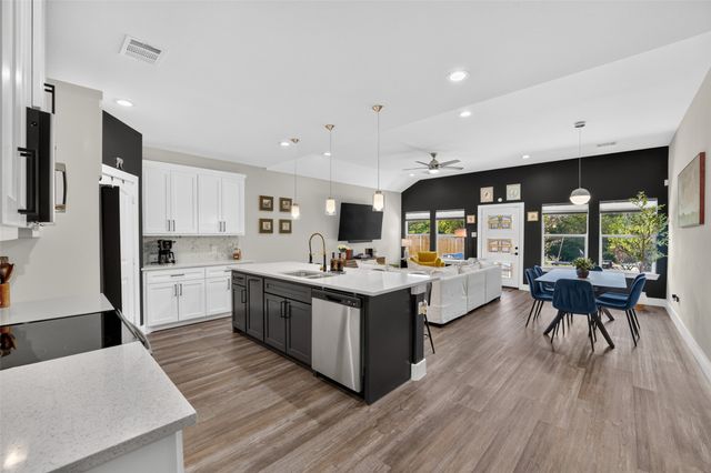 4211 S Denley Drive, Dallas, TX 75216