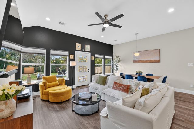 4211 S Denley Drive, Dallas, TX 75216