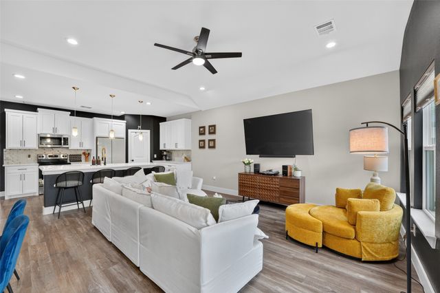 4211 S Denley Drive, Dallas, TX 75216