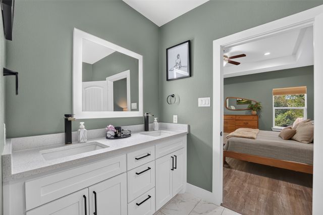 4211 S Denley Drive, Dallas, TX 75216